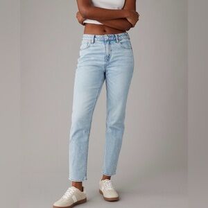NWT American Eagle AE Strigid Mom Jean - Blue Breeze